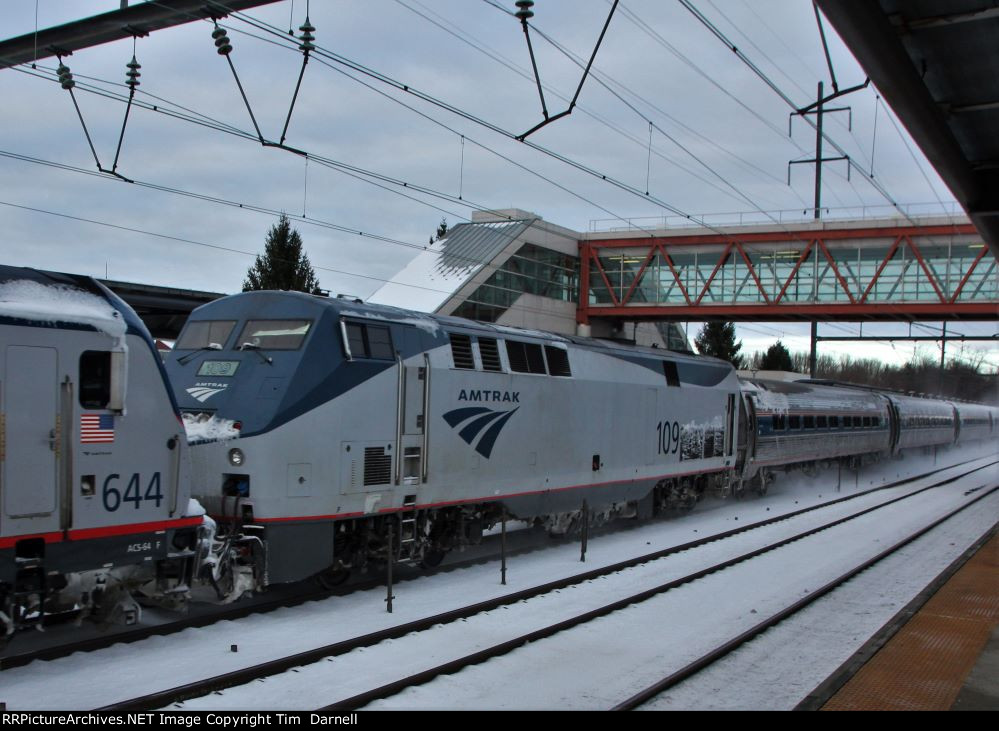 AMTK 109 on train 93